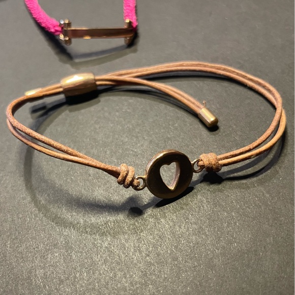 Fossil gold heart leather bracelet - Picture 2 of 3